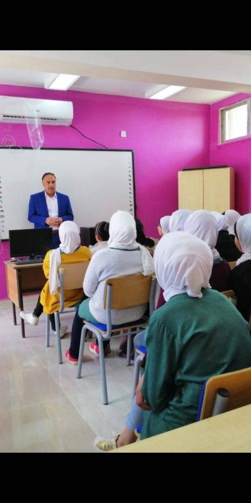مركز شابات منشية بني حسن تقيم  محاضرة حول مواقع التواصل الأجتماعي...صور