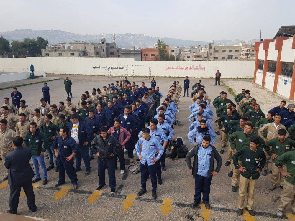 وزير العمل: منتصف حزيران موعد الدفعة الثانية لبرنامج خدمة وطن