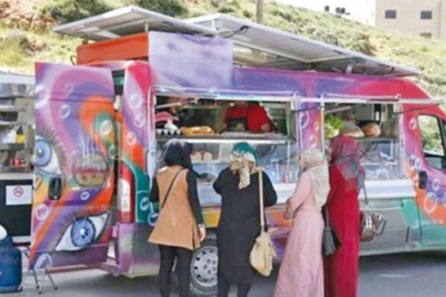 (الأمانة) تنفي منافسة نواب على (المطاعم المتنقلة)