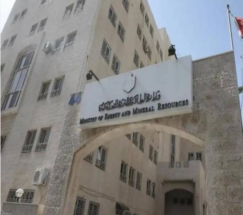 الطاقة تدعو منتفعي المعونة الوطنية للاستفادة من مشروع أنظمة الخلايا شمسية