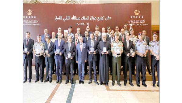 مثقفون: الاستقلال قيمة وطنية عُليا ونهضة على دروب التقدم والازدهار