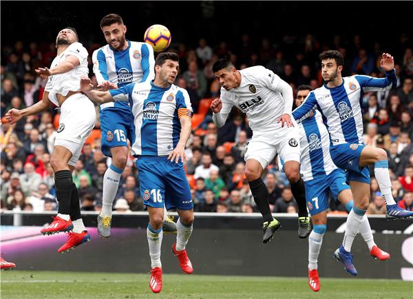 ريال مدريد يدرسون  إعادة التعاقد مع ماريو  مدافع إسبانيول