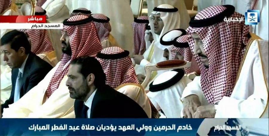 باسم عوض الله على يمين بن سلمان في صلاة العيد بالحرم