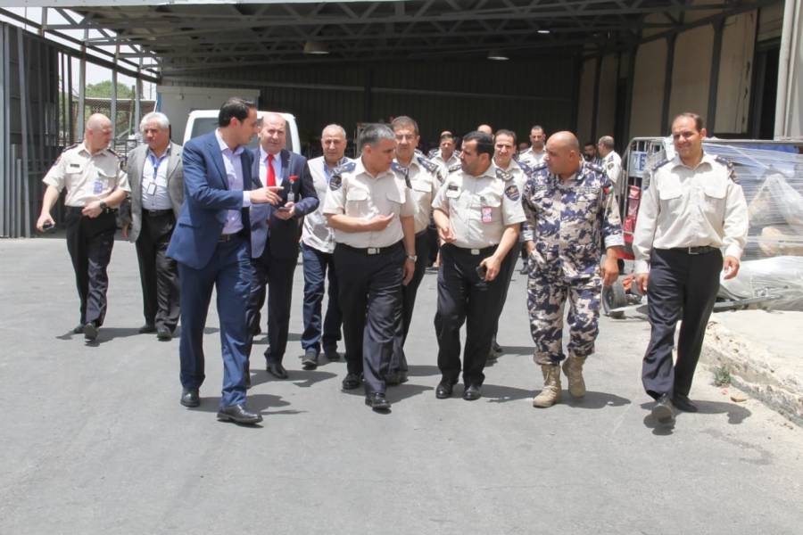 مدير عام الجمارك الأردنية يتفقد مركزي جمرك مطار الركاب والتخليص... صور