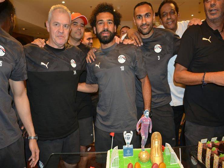 احتفال خاص بصلاح في معسكر منتخب مصر