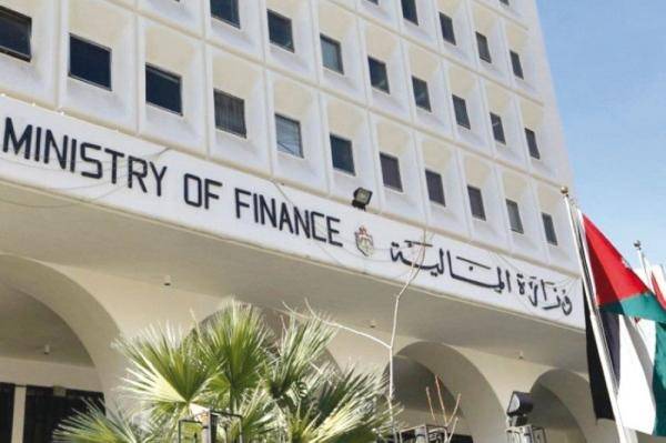 مجالس المحافظات تطالب برفع المخصصات!