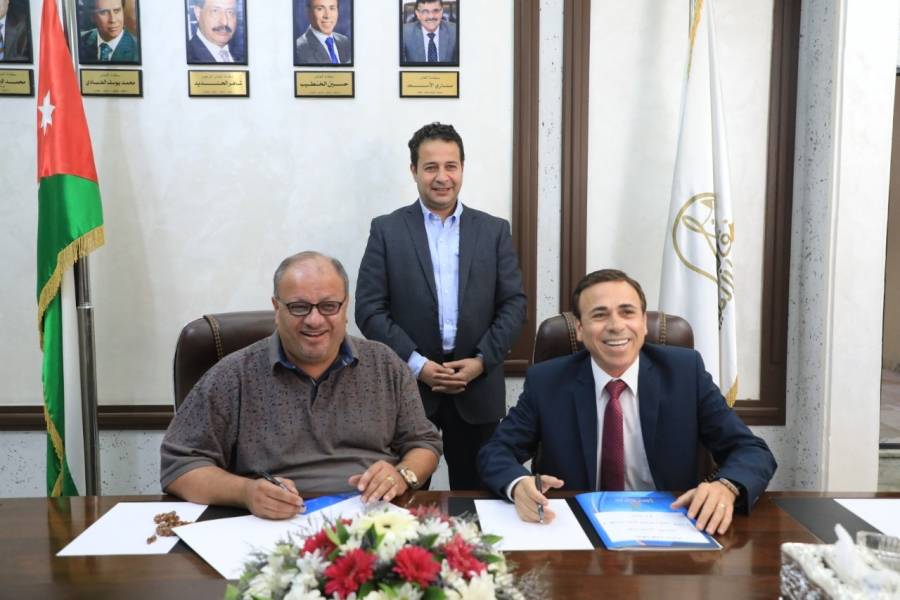 توقيع اتفاقية تعاون بين نقابة الفنانين وإدارة مهرجان جرش للثقافة والفنون 2019.. صور