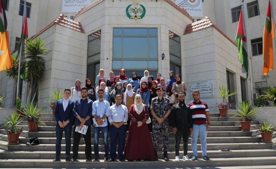 وفد من طلبة جامعة اليرموك يزور  المديرية  العامة للدفاع المدني