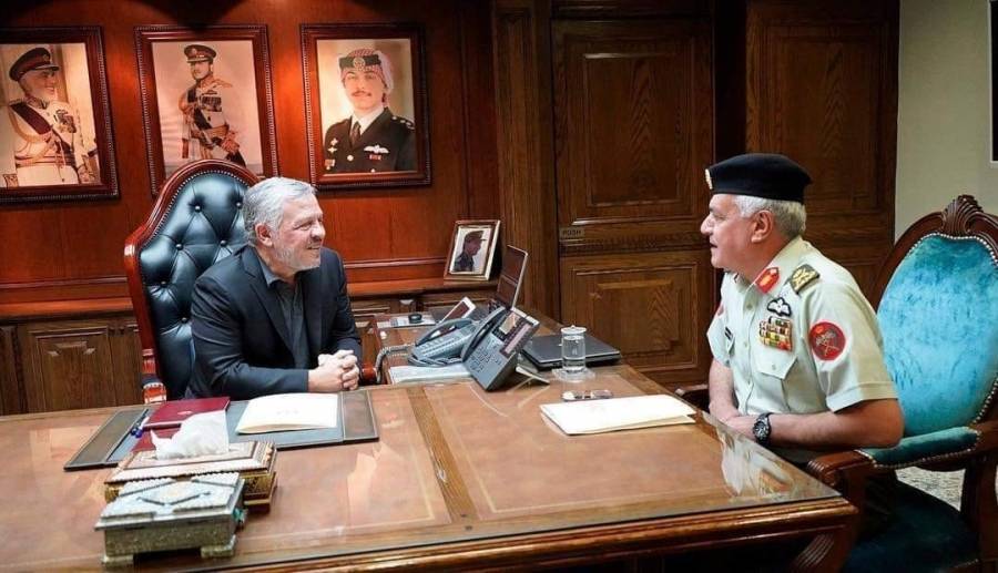 رئيس واعضاء تجمع اربد  للمتقاعدين العسكريين يباركون  لرئيس الأركان الحنيطي 