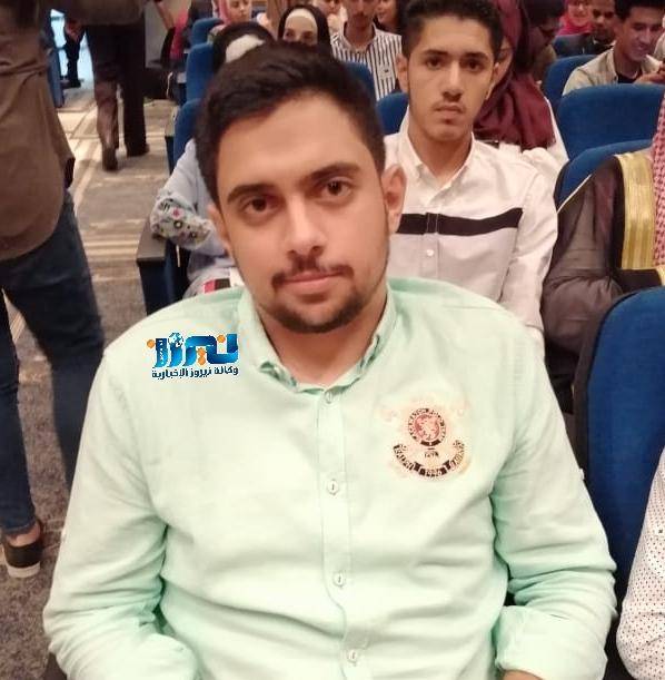 جعلتموه عرضه للتهكم والسخريه بدلا من ان تجعلوه قدوة لابنائكم