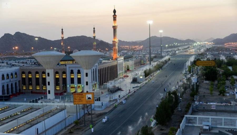 ‏يوم عرفات .. خيرُ يوم طلعت فيه الشمس.