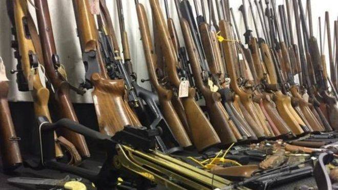 نيوزيلندا تشتري 10 آلاف قطعة سلاح من مواطنيها