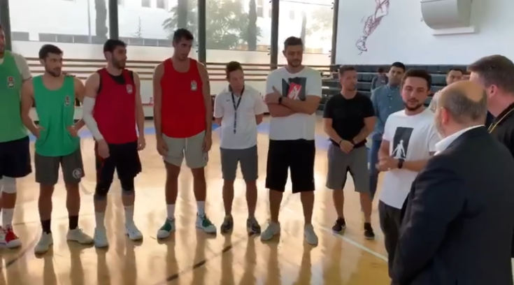 ولي العهد مشيداً بإنجاز منتخب السلة عبر انستجرام: بترفعوا الرأس فعلاً