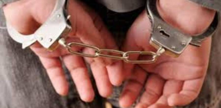 القبض على شخص من جنسية عربية قام  بسلب مبلغ مالي من احد الاشخاص في  مادبا ،