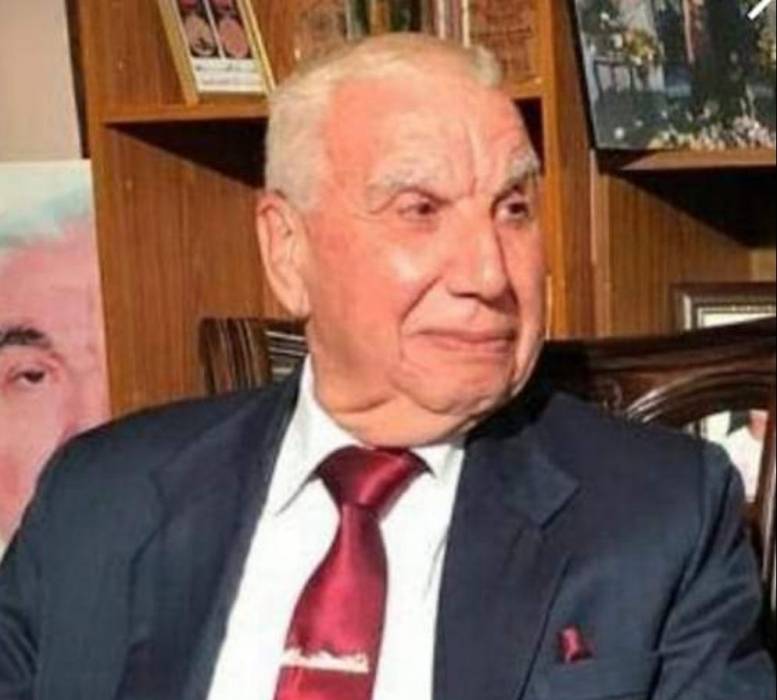 محطات مضيئة في مسيرة   الدكتور فيصل غرايبة