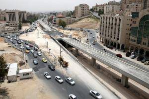 رئيس هيئة الاستثمار يهاجم مشروع الباص السريع ويستغرب عدم العمل به (24) ساعة