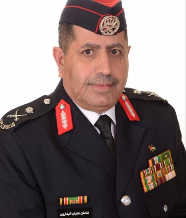 اللواء البدارين يرقد على سرير الشفاء في مدينة الحسين الطبية