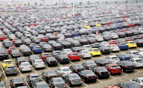 مستثمري المناطق الحرة تطالب بالعودة عن ضرائب الرسوم على المركبات