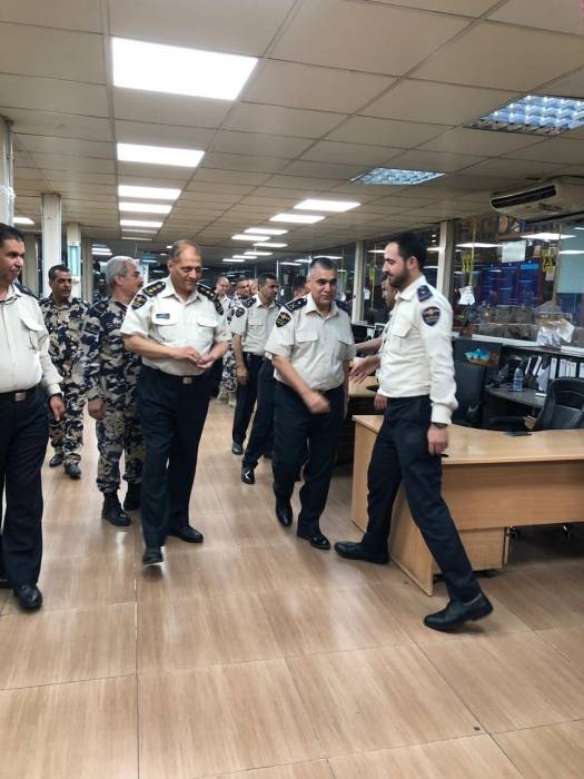 مدير عام الجمارك يزور جمرك مطار التخليص وشركات النقل السريع