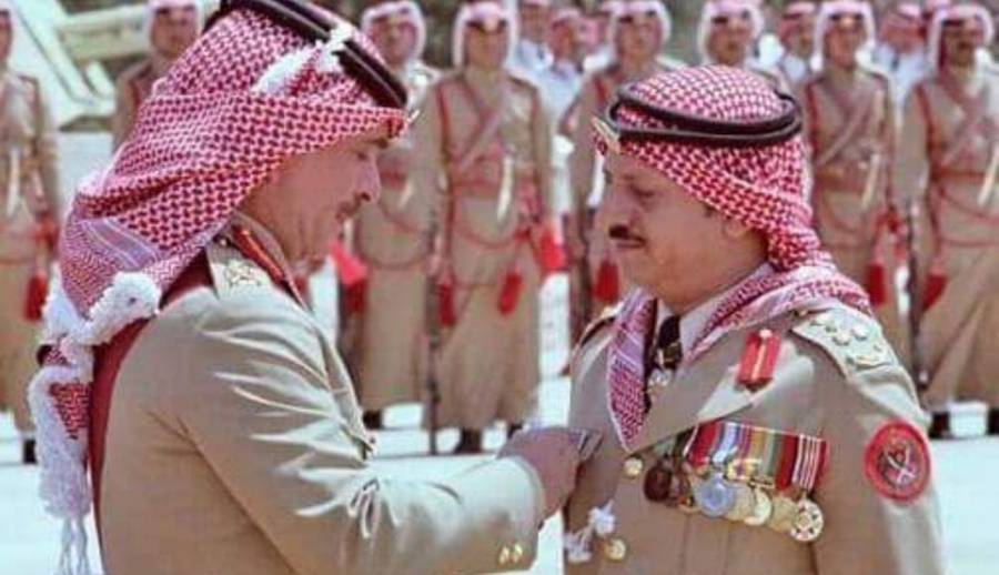 أضاءة عن مسيرة المشير الركن المرحوم عبدالحافظ مرعي الكعابنة رئيس هيئة الأركان المشتركة العامة الاسبق... صور