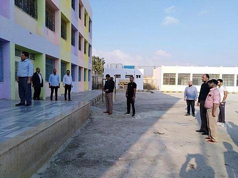 مدارس الحكومة خاوية من الطلاب