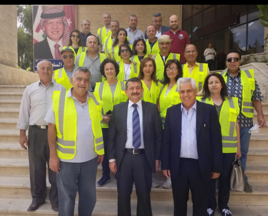 بلدية السلط ونادي خريجي جامعات الإتحاد السوفيتي السابق ينفذون حملة نظافة