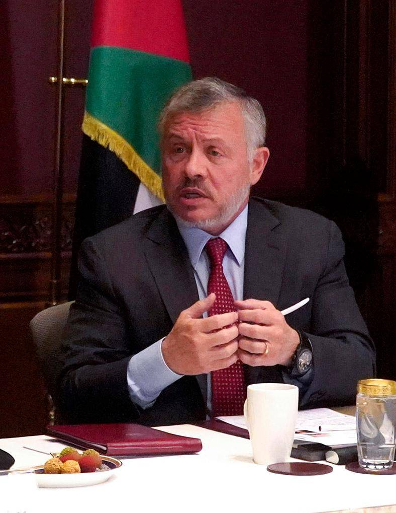 الملك: يجب أن يكون هدفنا دائما الحفاظ على مصلحة الطلبة