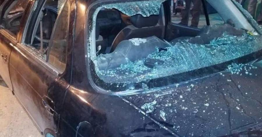 البحث الجنائي يلقي القبض على شخص قام بإلحاق أضرار مادية بعدد من المركبات في مدينة الزرقاء .