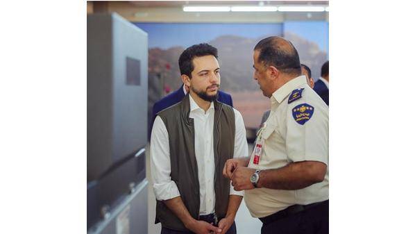 ولي العهد يزور مطار الملك الحسين في العقبة