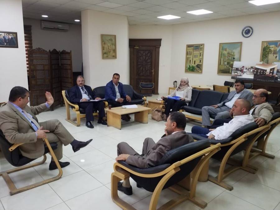 بلدية السلط ومجلس المحافظة اللامركزية يبحثان مشاريع ٢٠٢٠.. صور