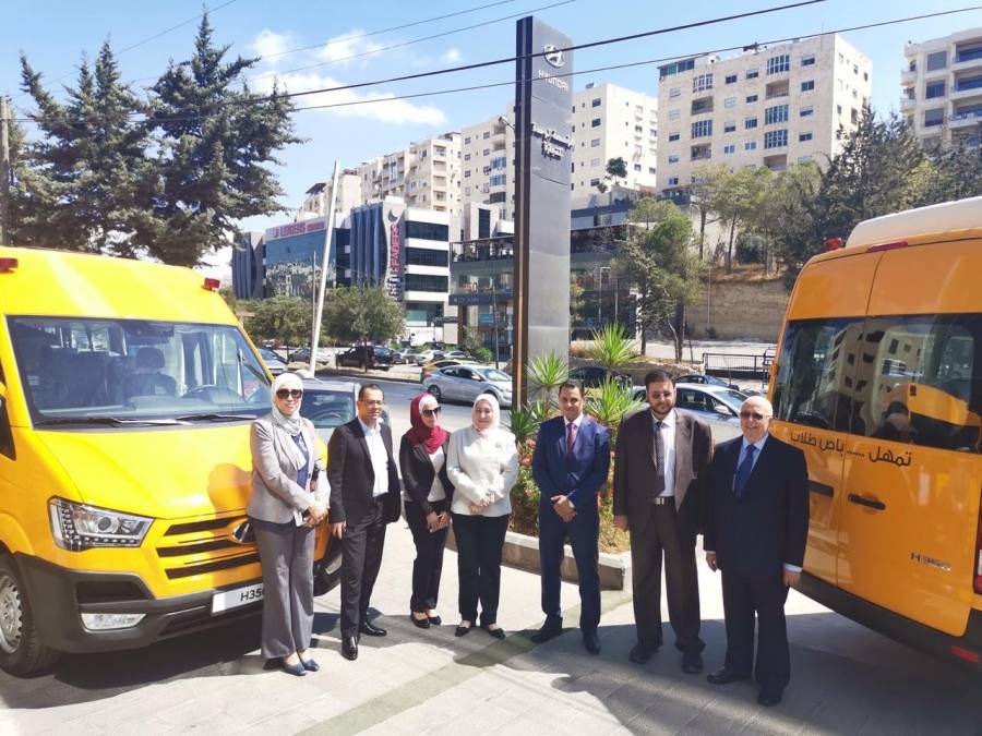 مؤسسة الوحدة للتجارة هيونداي الأردن وشركة الهالات المتطورة لإدارة المشاريع تعلنان انطلاق خدمة النقل المدرسي... فيديو وصور