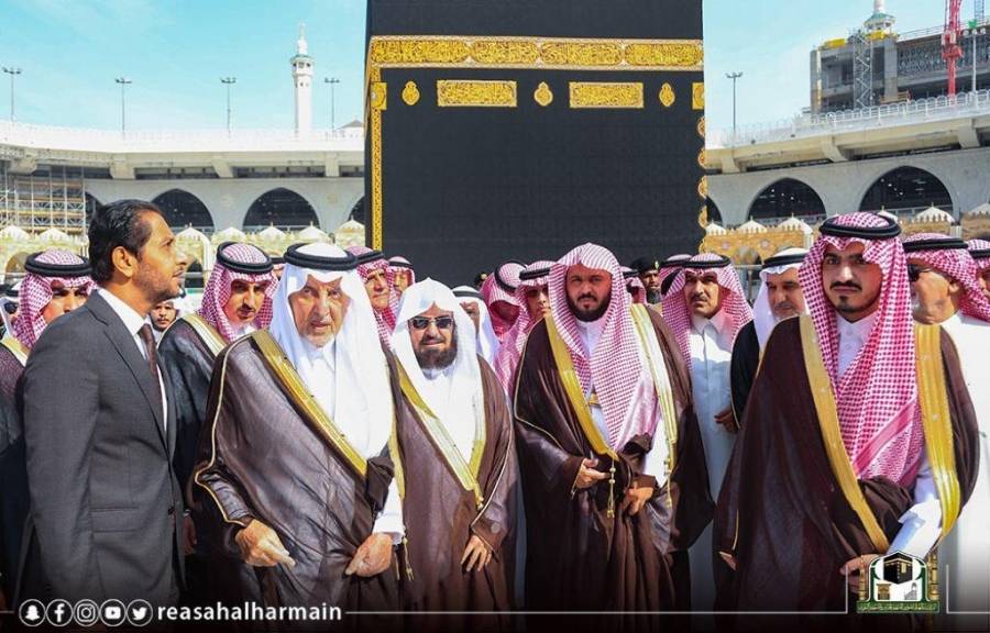 الشيخ السديس بعد غسيل الكعبة... صور