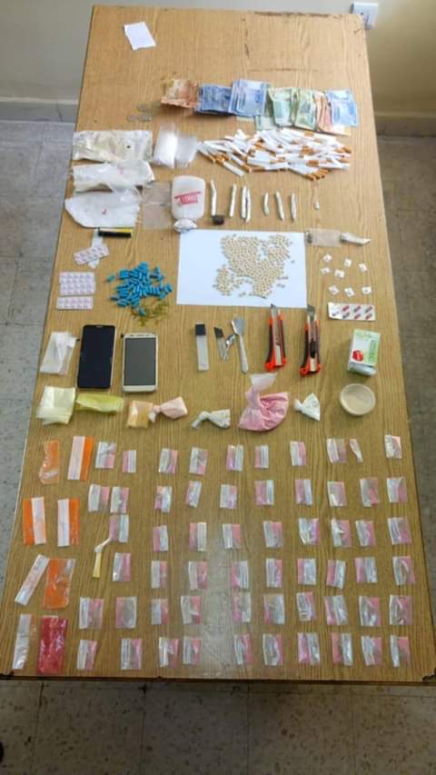 ادارة مكافحة المخدرات تنفذ حملة امنية خاصة في احد الاحياء في محافظة الزرقاء .