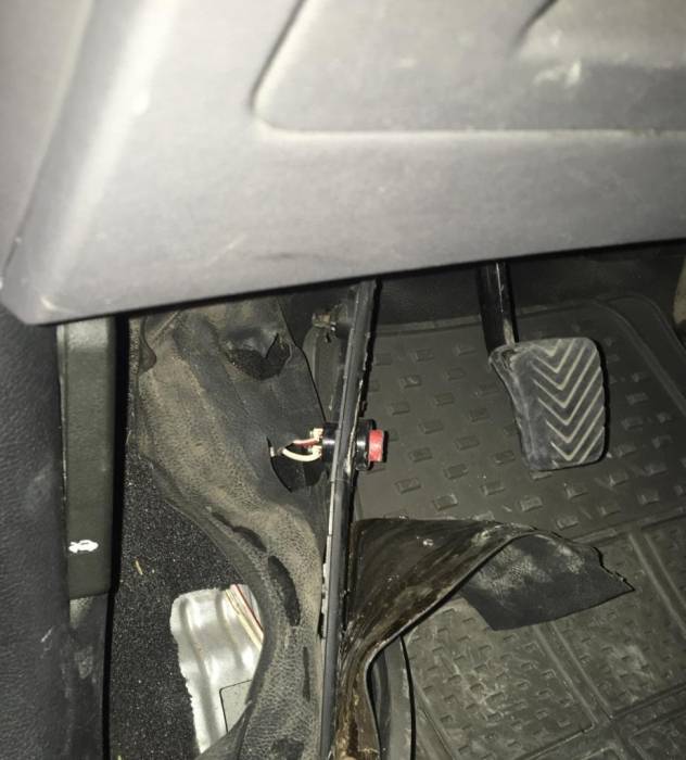 الأمن الوقائي يضبط سائق تكسي شمال العاصمة كان يقوم بالتلاعب بعداد الأجرة لمضاعفة قيمة الأجر... صور