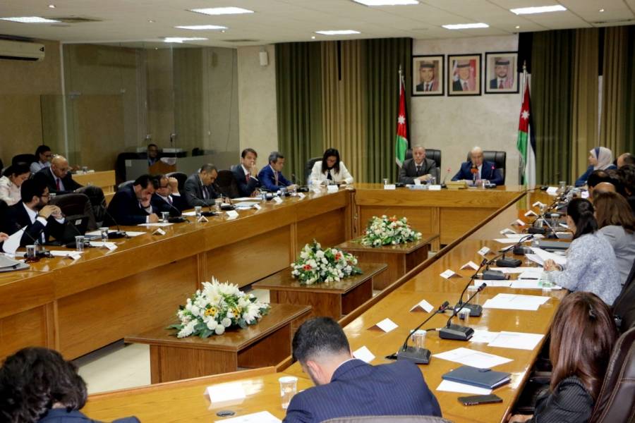 التربية تطلق مشروع شراكة بين القطاعين العام والخاص لبناء 15 مدرسة حكومية... صور