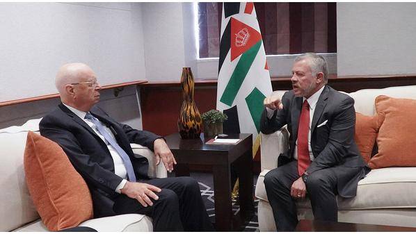 الملك يلتقي رئيس المنتدى الاقتصادي العالمي