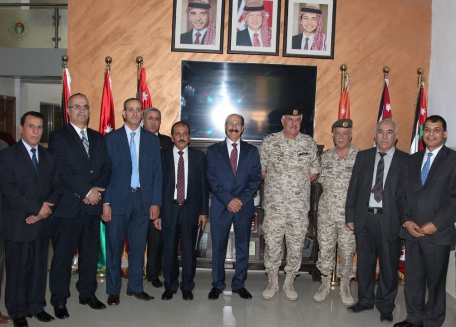 رئيس هيئة الأركان المشتركة يزور المؤسسة الاقتصادية والاجتماعية للمتقاعدين العسكريين والمحاربين القدامى
