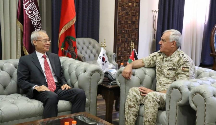 رئيس هيئة الأركان المشتركة يستقبل سفير جمهورية كوريا الجنوبية