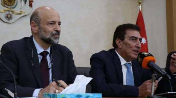 الرزاز والطراونة والبكار يبحثون ازمة اضراب المعلمين