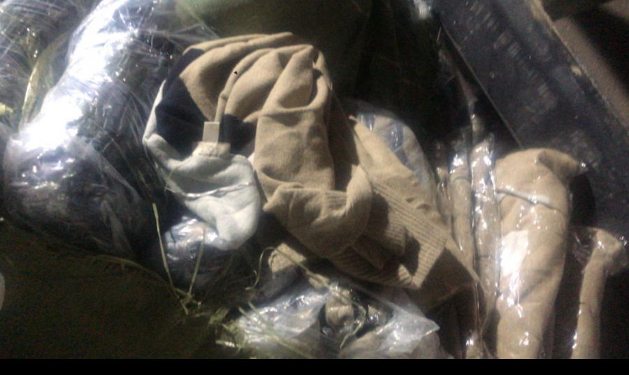 الجمارك تحبط تهريب بضائع مختلفة داخل صهريج بترول