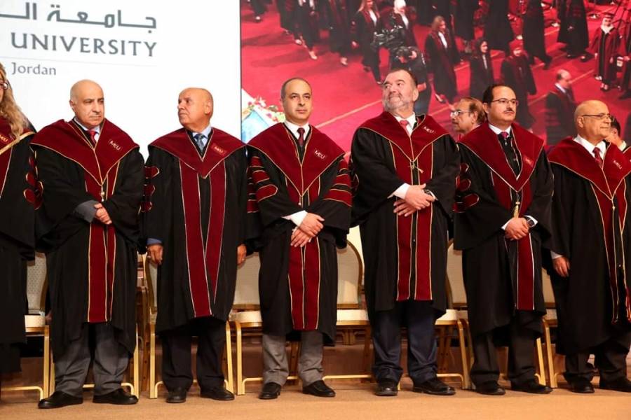 د. ناصر الدين لخريجي فوج عمان: الشرق الأوسط ماضية في توجهها نحو عالمية التعليم... صور