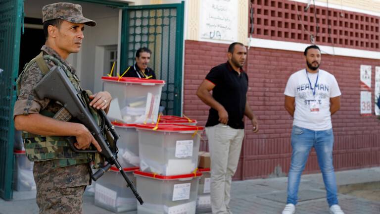 التونسيون ينتخبون ثالث برلمان لهم بعد الثورة