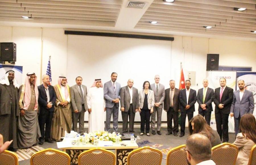 حفل تسليم معدات تكنولوجيا المعلومات وأثاث مكتبي للبلديات الشريكة