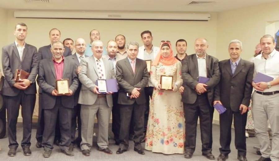 الجبور يكرم معلمي ومعلمات الثانوية العامة المتميزين...صور