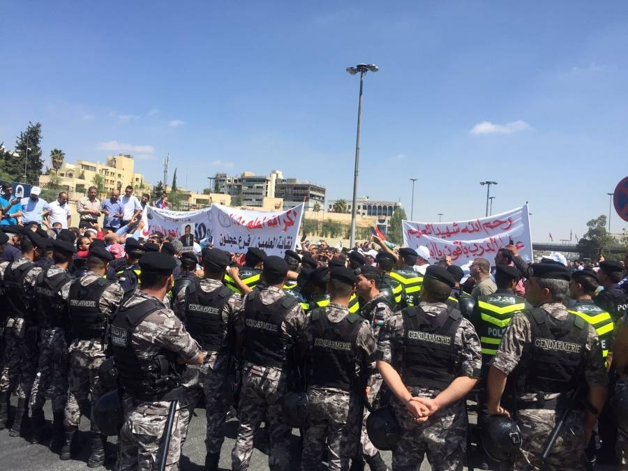 حكومة الرزاز بعد أزمة المعلمين .. رحيل أم تعديل؟