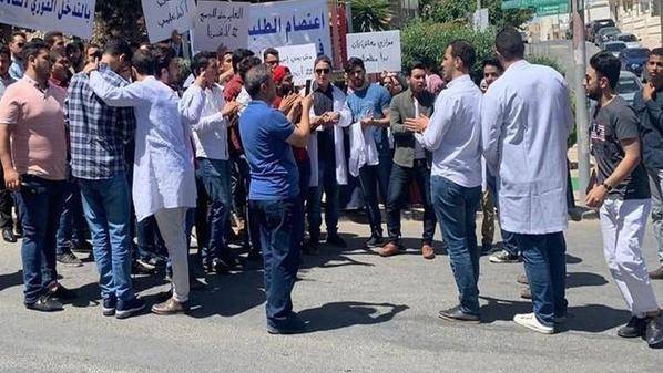 50  إعفاء من رسوم الموازي لطلبة الطب الأردنيين الدارسين بالسودان