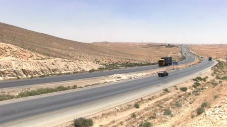 اغلاقات وتحويلات على الطريق الصحراوي