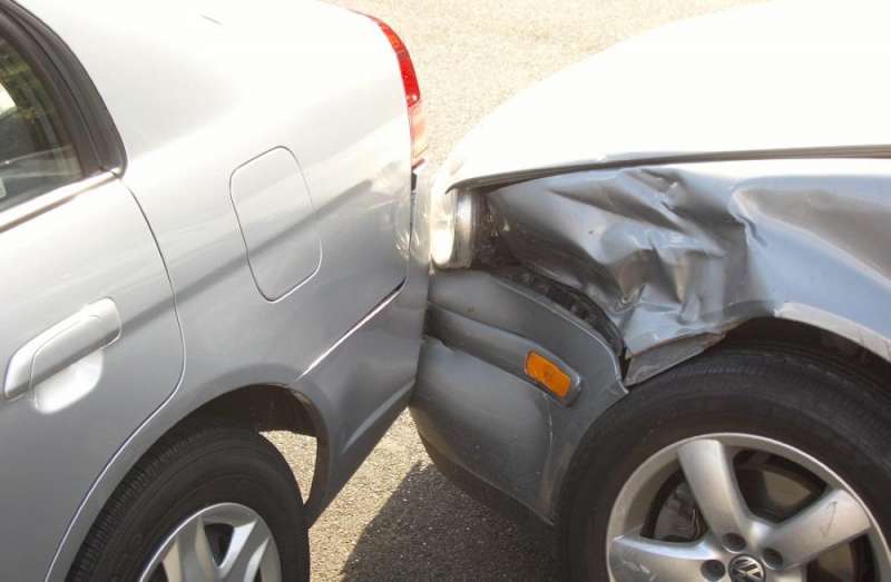 إصابة (4) أشخاص اثر حادث تصادم في محافظة العاصمة