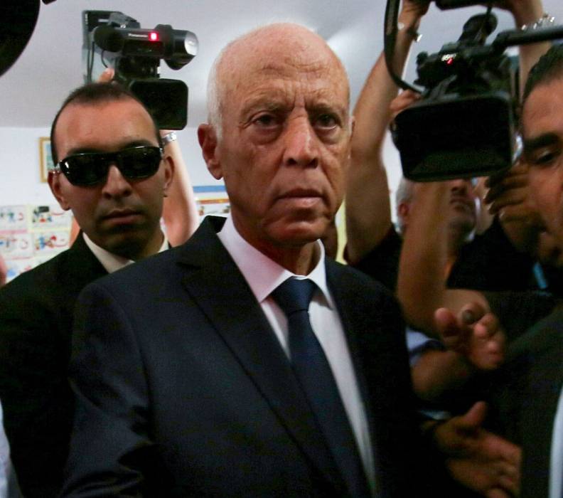 الرئيس التونسي ... من شقة بسيطة إلى قصر قرطاج
