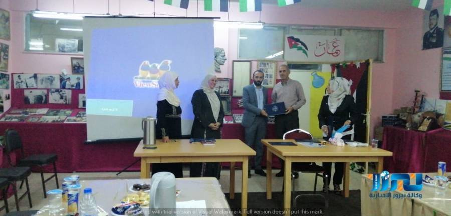 العواملة يكرم مدراء مدارس ابونصير في يوم المعلم... صور